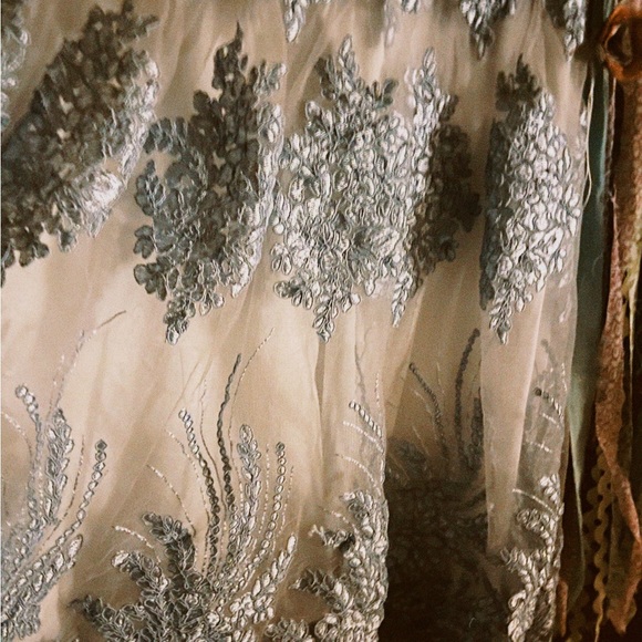 pretty altar’d state dress! - Picture 2 of 6